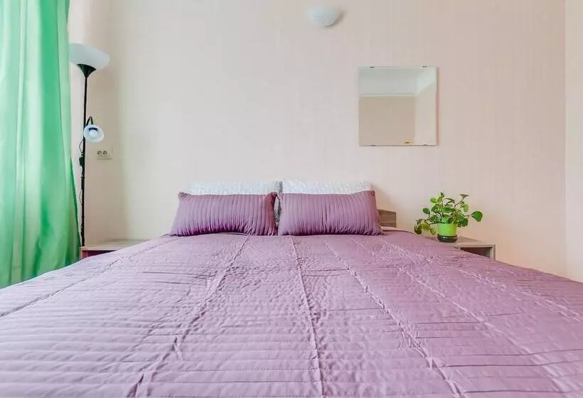 هتل Fresh Apartment On Varshavskaya 61