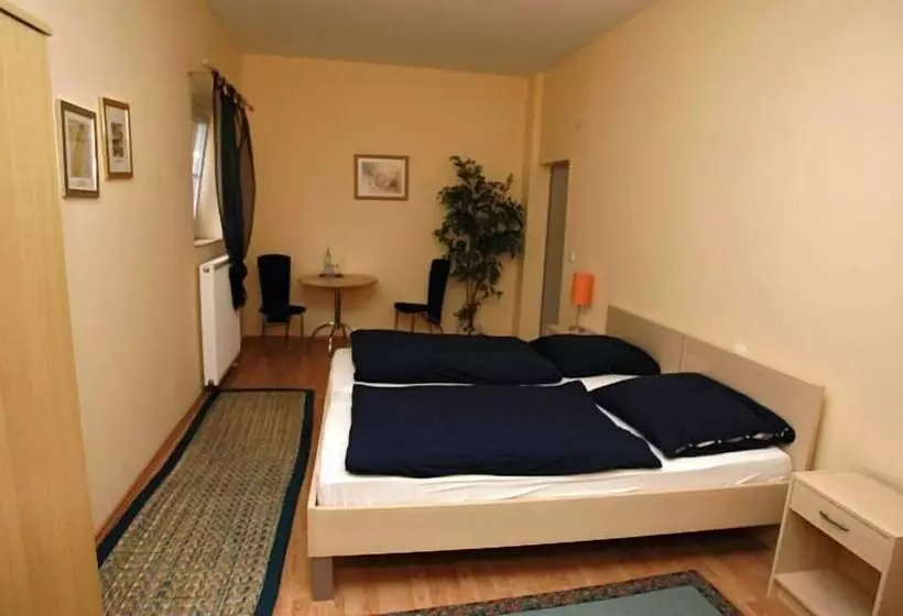 Hotelli Hahne´s Gästehaus