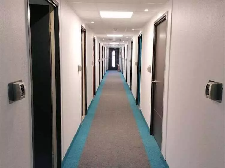 ホテル Kyriad Direct Martigues