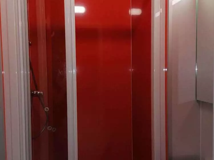 ホテル Kyriad Direct Martigues