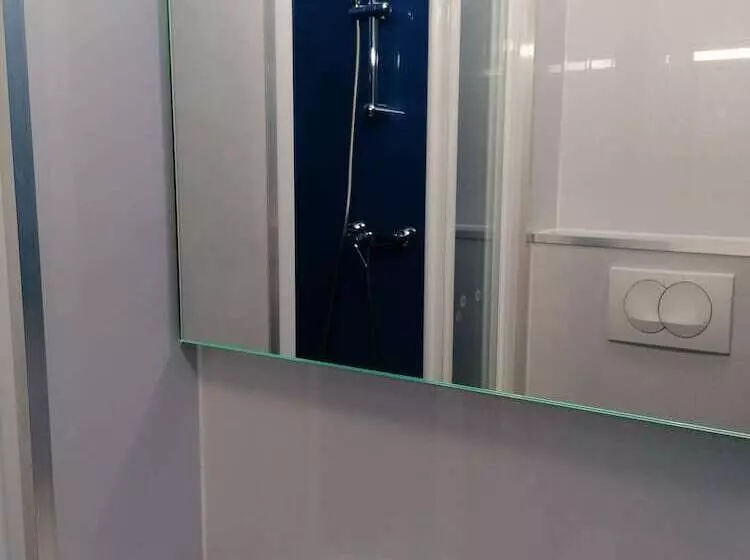 ホテル Kyriad Direct Martigues