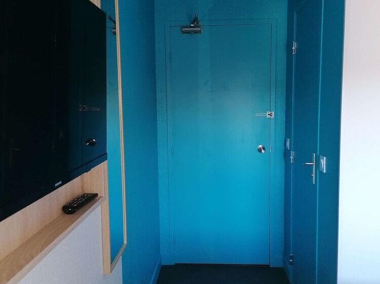 Hotel Kyriad Direct Martigues