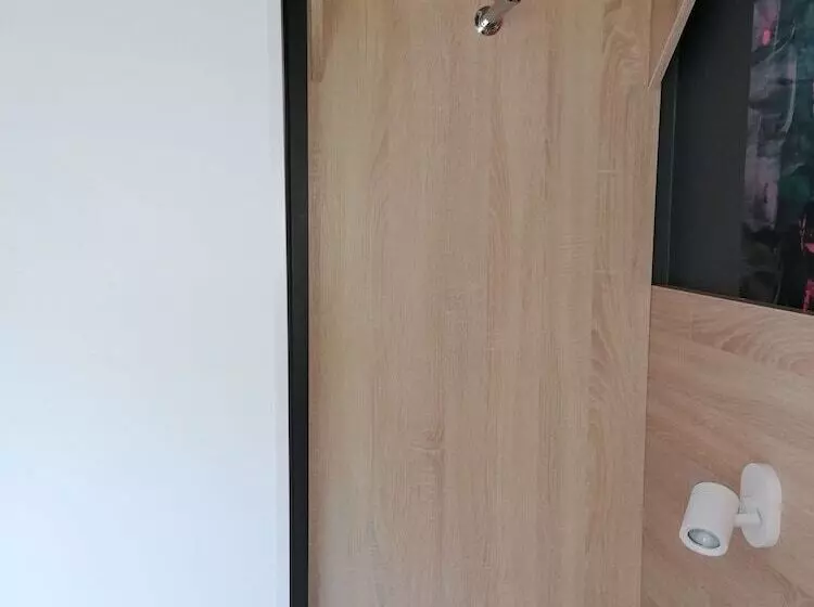 ホテル Kyriad Direct Martigues