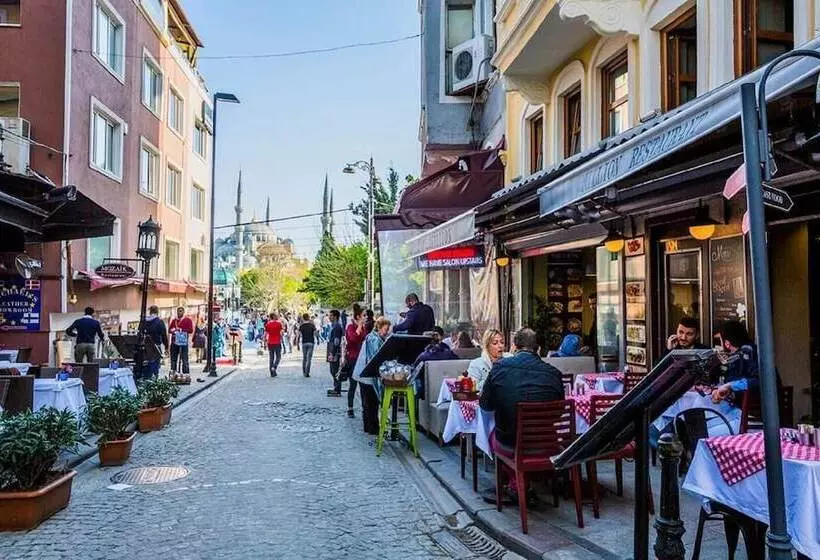 هتل Million Old City Apartment