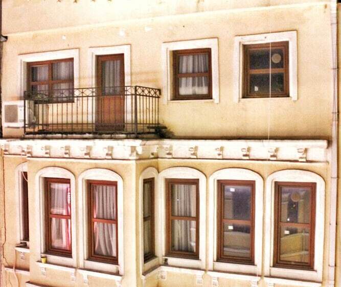 هتل Million Old City Apartment