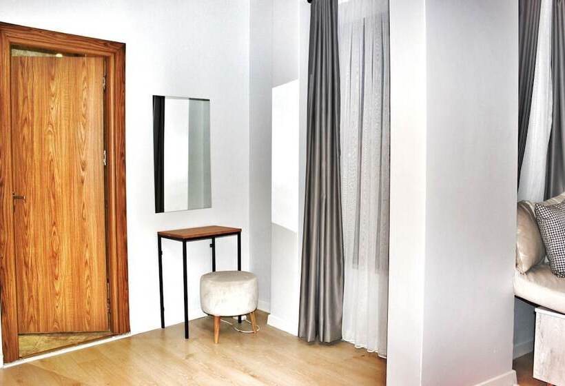 هتل Million Old City Apartment