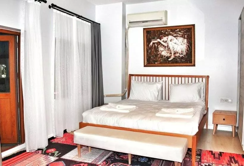 هتل Million Old City Apartment