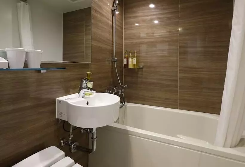 هتل B Suites Namba Kuromon