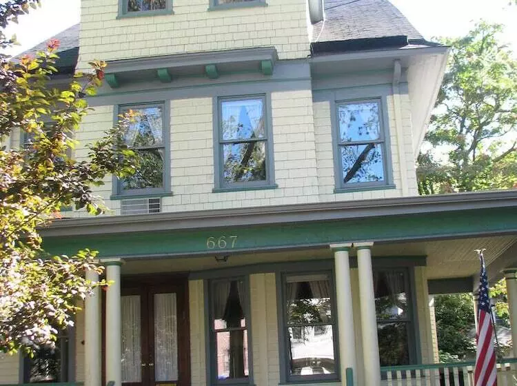 Loralei Bed And Breakfast
