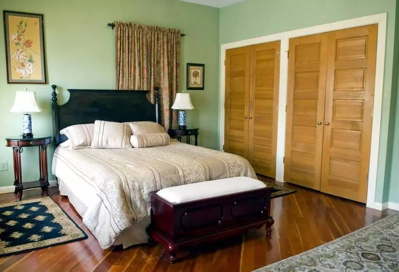Loralei Bed And Breakfast