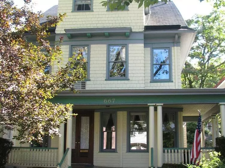 Loralei Bed And Breakfast