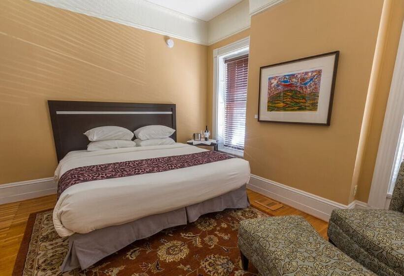 Пансион 7 On Strath