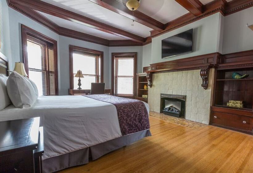 Пансион 7 On Strath