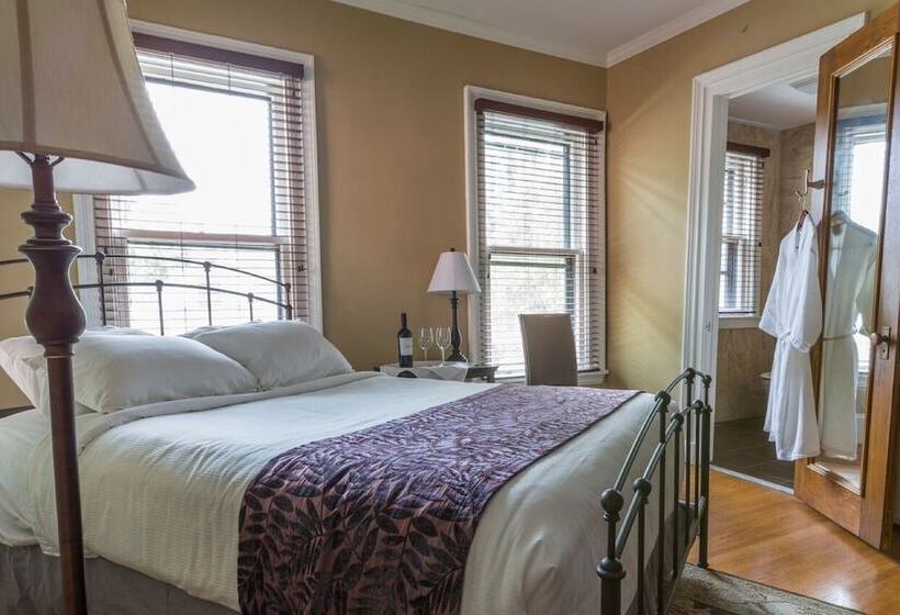 Пансион 7 On Strath