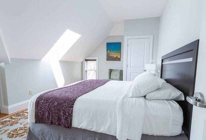 Пансион 7 On Strath