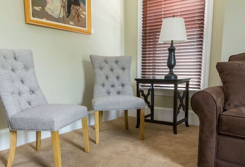 Пансион 7 On Strath