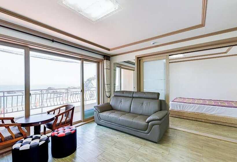Ulsan Seaside Pension