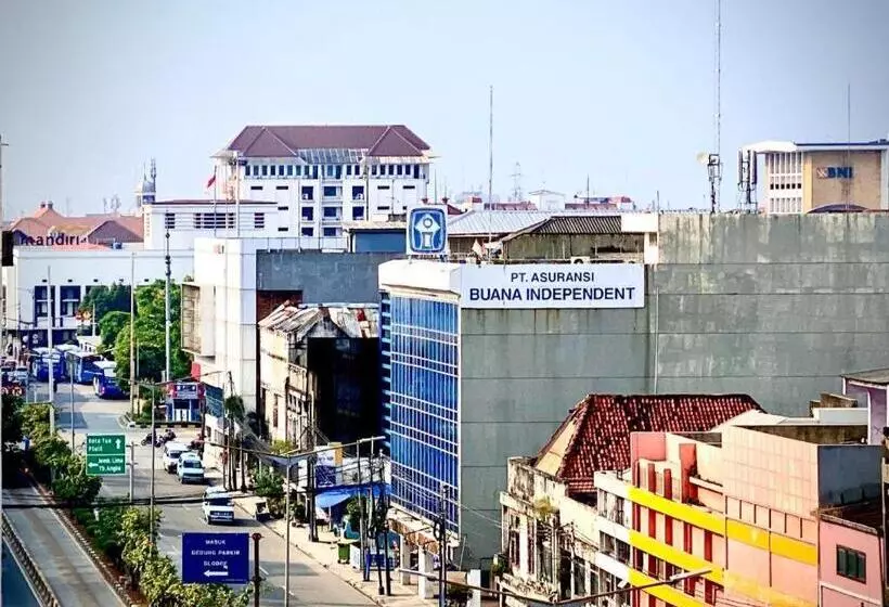 ホテル Mutiara Kota Tua