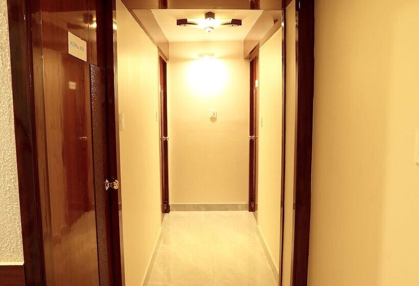 Отель Oyo 3573 Salt Lake Sector 2