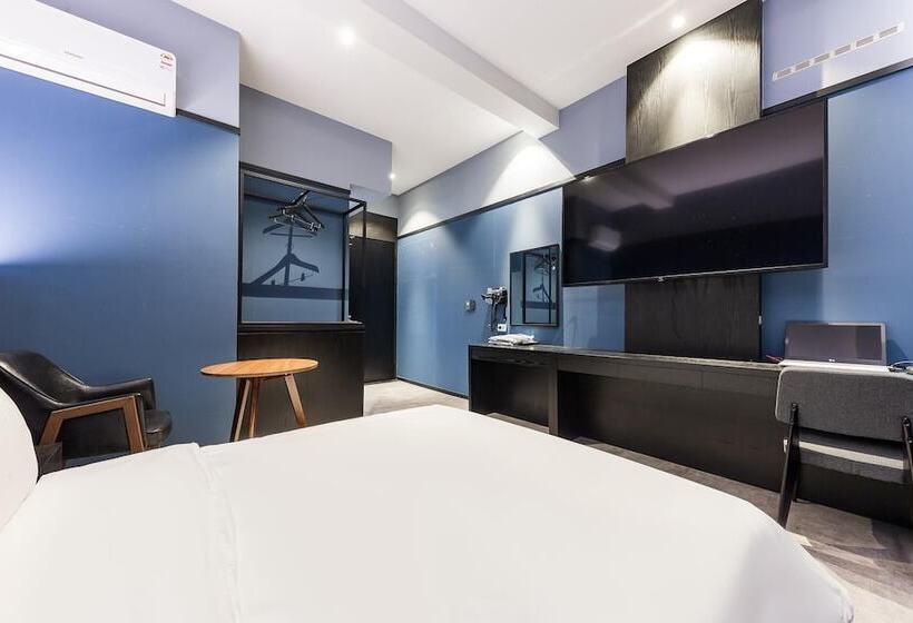 فندق على الطريق Dubai