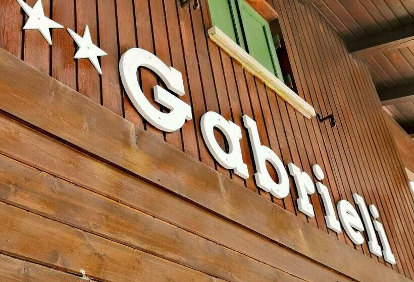 تختخواب و صبحانه Garni Gabrieli