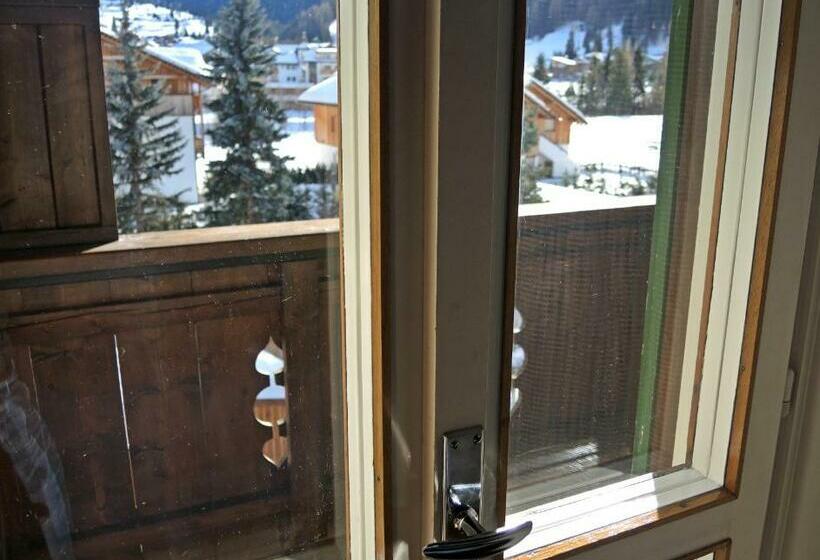 تختخواب و صبحانه Garni Gabrieli