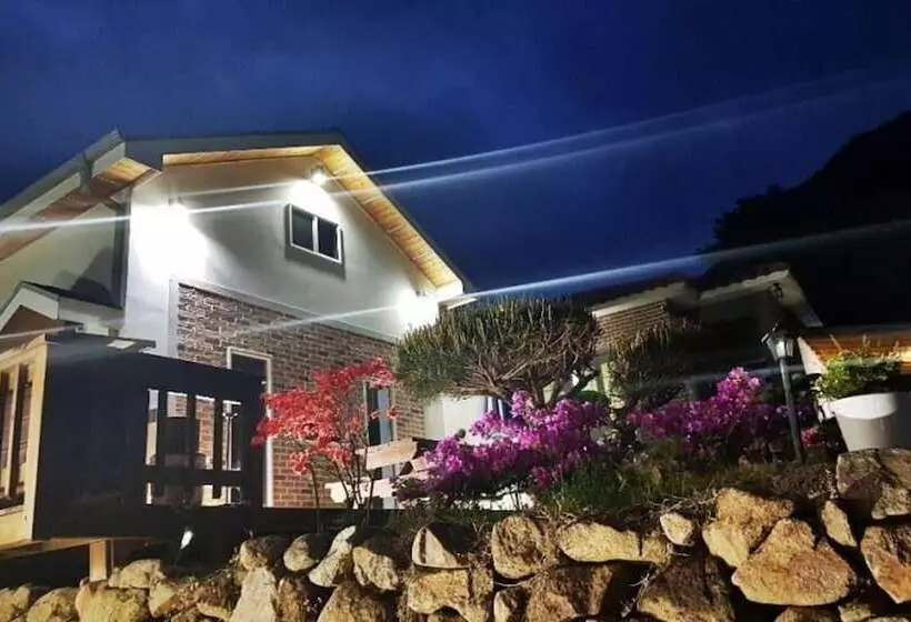 ホテル Hadong Jiri Mountain Saesori Pension