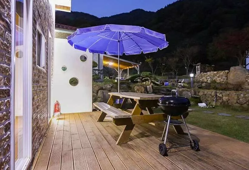 ホテル Hadong Jiri Mountain Saesori Pension