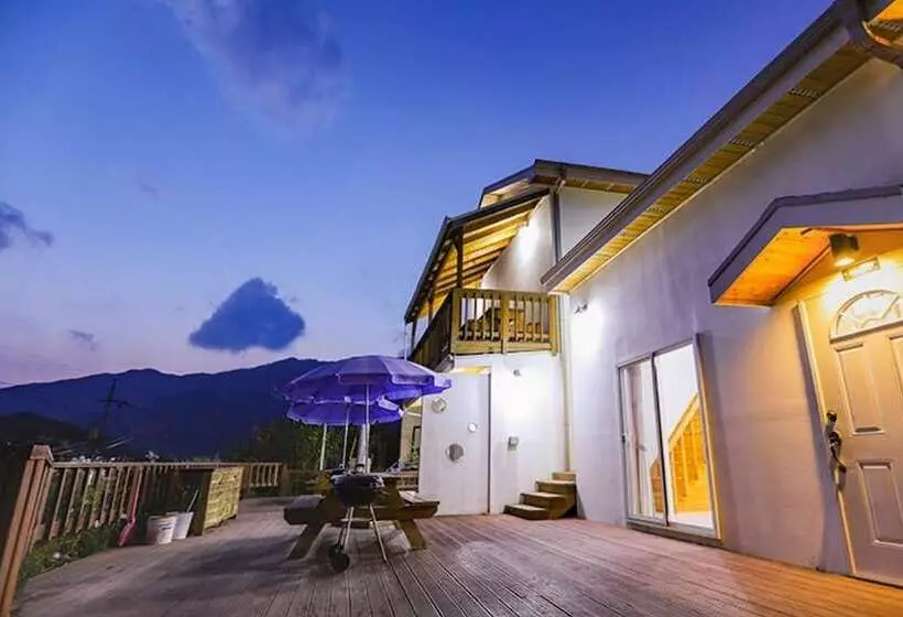 ホテル Hadong Jiri Mountain Saesori Pension