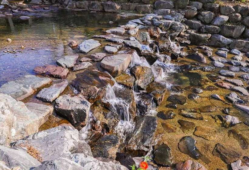 בית מלון כפרי Hadong Jiri Mountain Saesori Pension