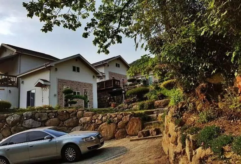 ホテル Hadong Jiri Mountain Saesori Pension