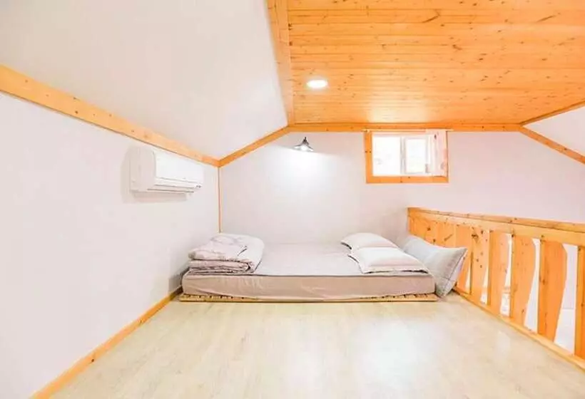 ホテル Hadong Jiri Mountain Saesori Pension