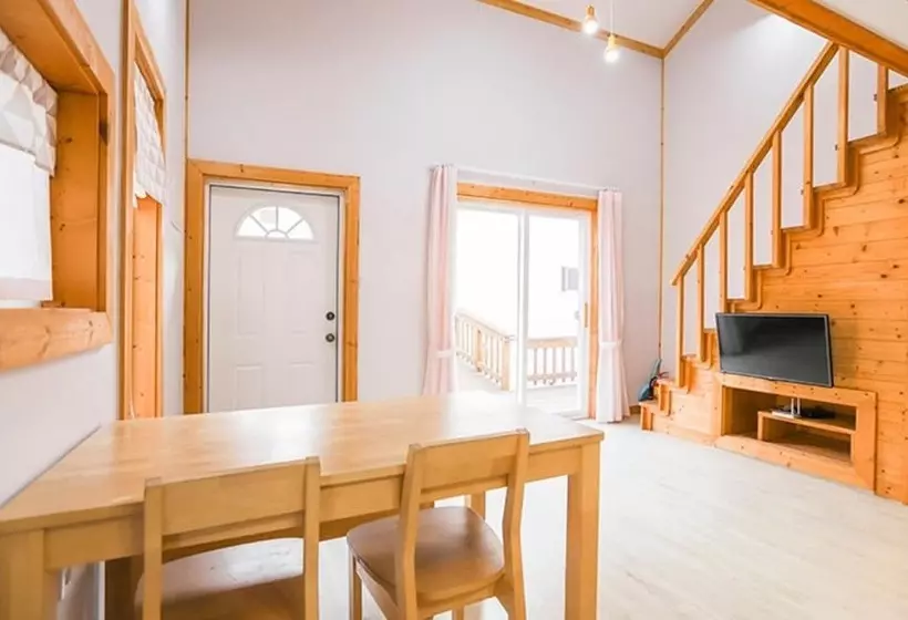 ホテル Hadong Jiri Mountain Saesori Pension