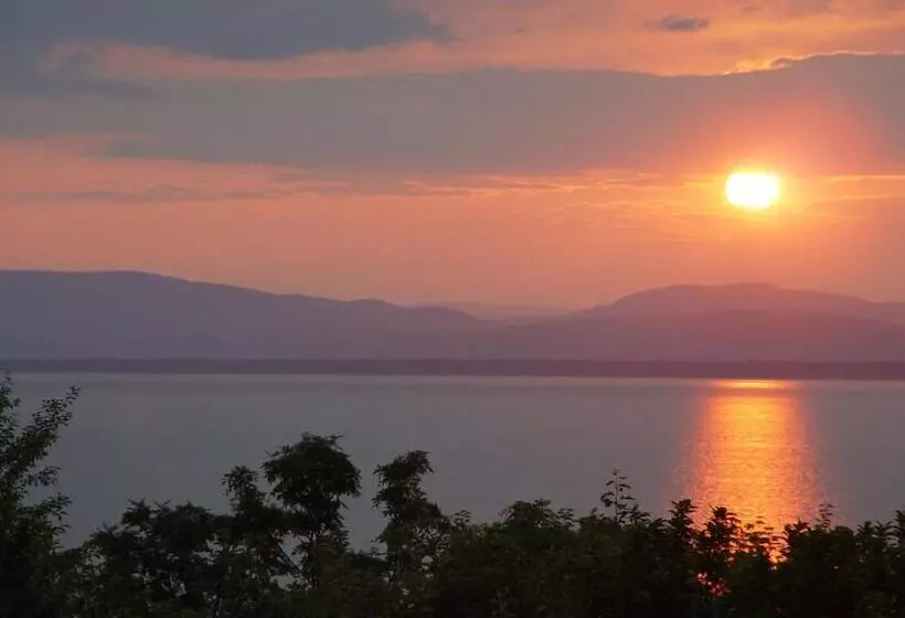 Hotelli La Halte Du Verger