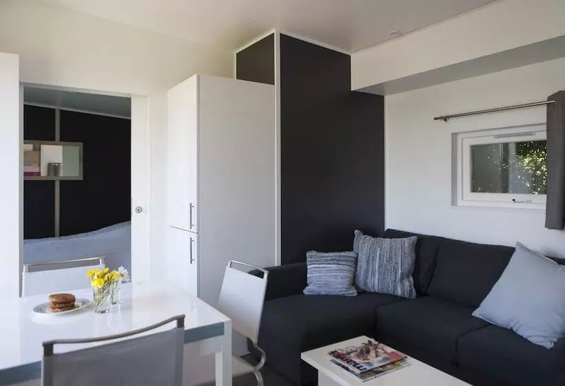 Hotelli Strand 49 Camping & Glamping