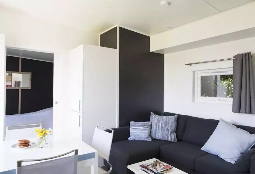 Hotelli Strand 49 Camping & Glamping