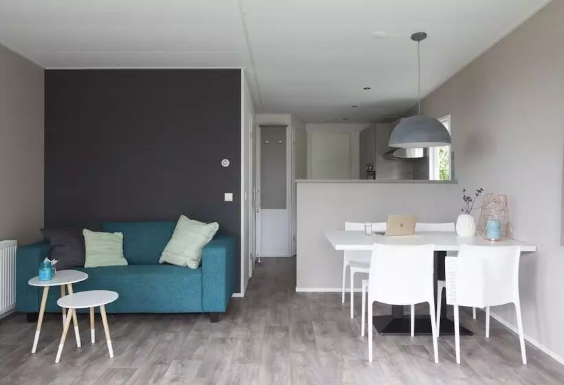 Hotelli Strand 49 Camping & Glamping