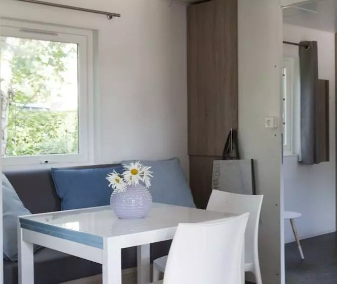 Hotelli Strand 49 Camping & Glamping