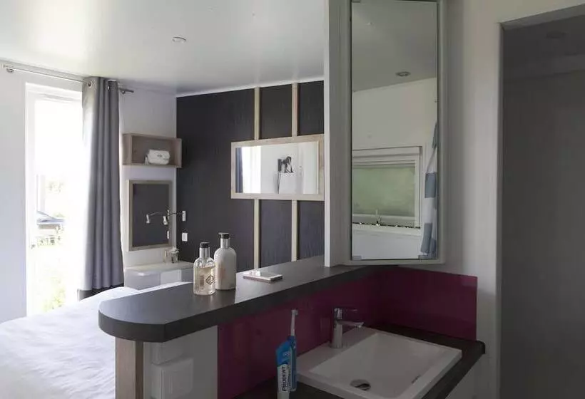 Hotelli Strand 49 Camping & Glamping