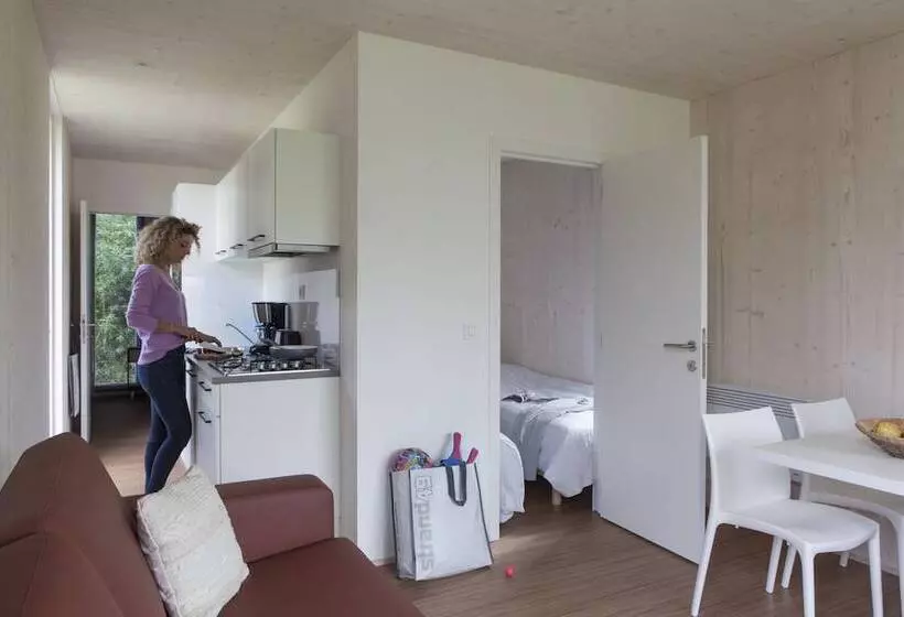 Hotelli Strand 49 Camping & Glamping