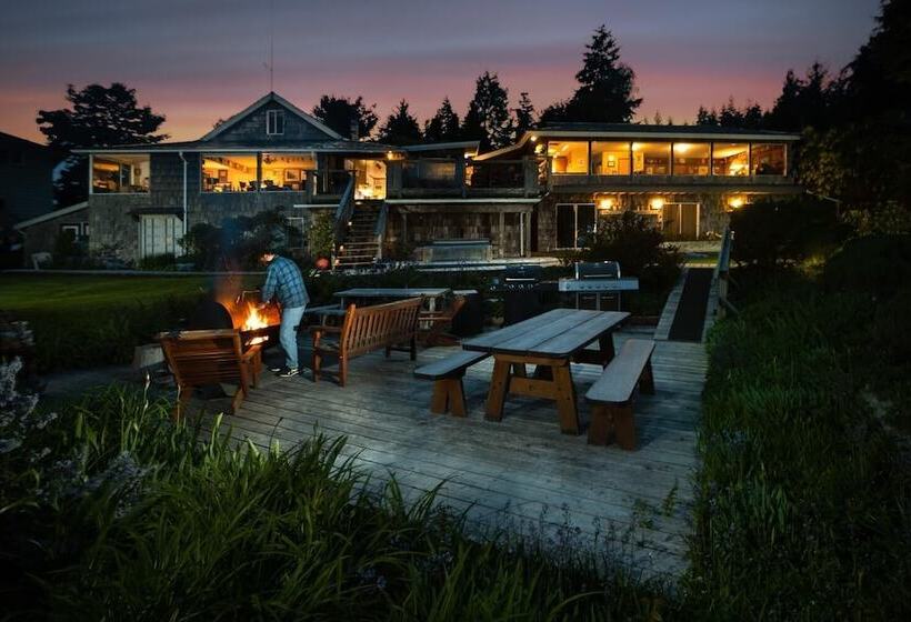 هتل Tofino Swell Lodge