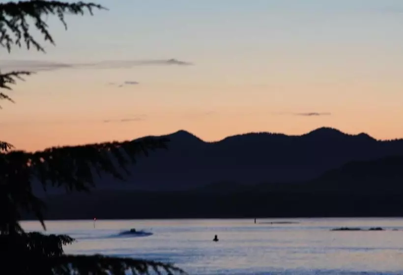 Hotelli Tofino Swell Lodge