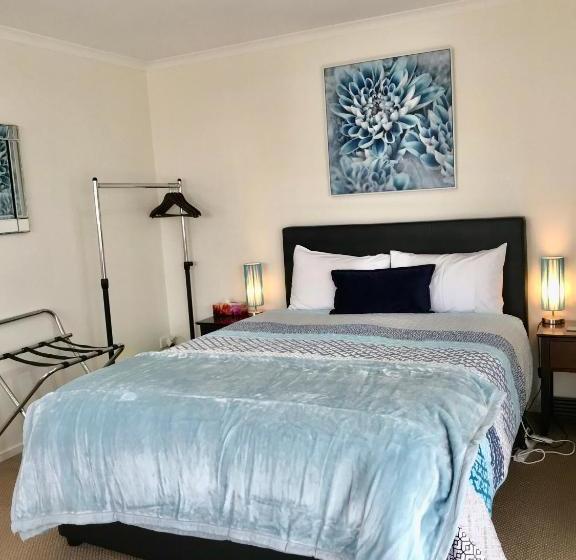 צימר Bluff Ocean Vista Motel