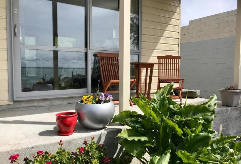 צימר Bluff Ocean Vista Motel