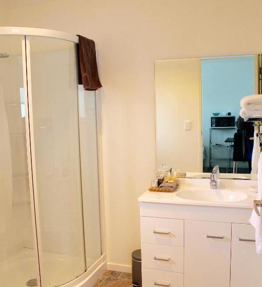 צימר Bluff Ocean Vista Motel