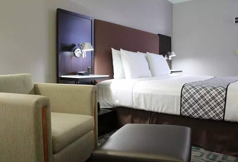 호텔 Westbridge Inn & Suites