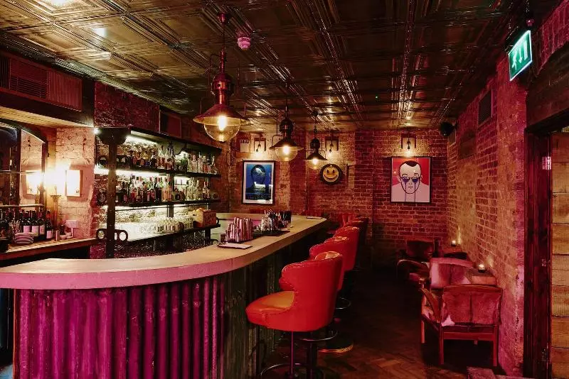 هتل Artist Residence London