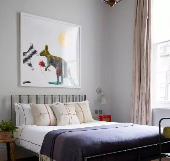 هتل Artist Residence London