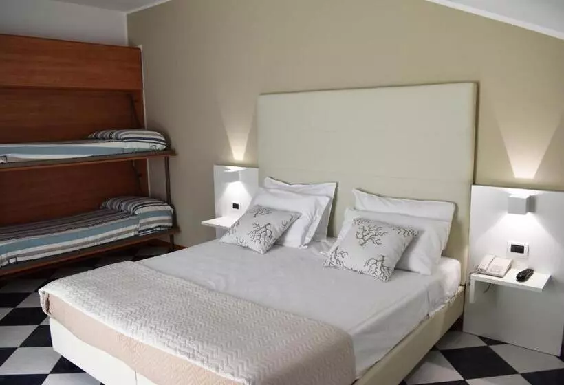 هتل El Salvador Frontemare Piscina Riscaldata