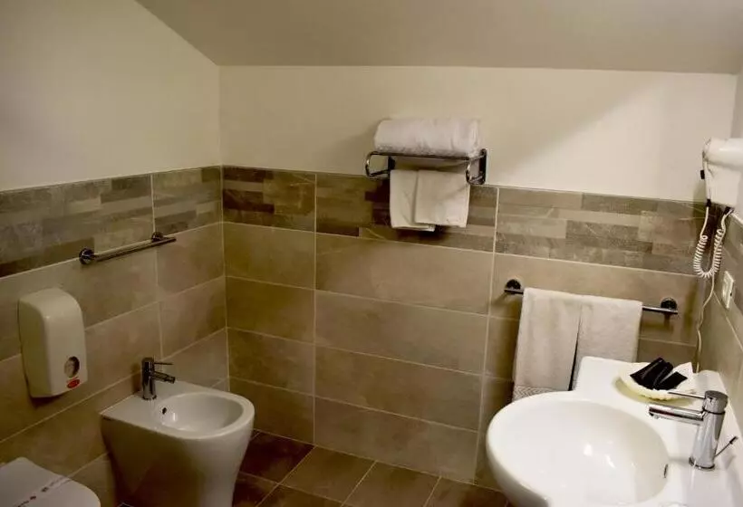 هتل El Salvador Frontemare Piscina Riscaldata